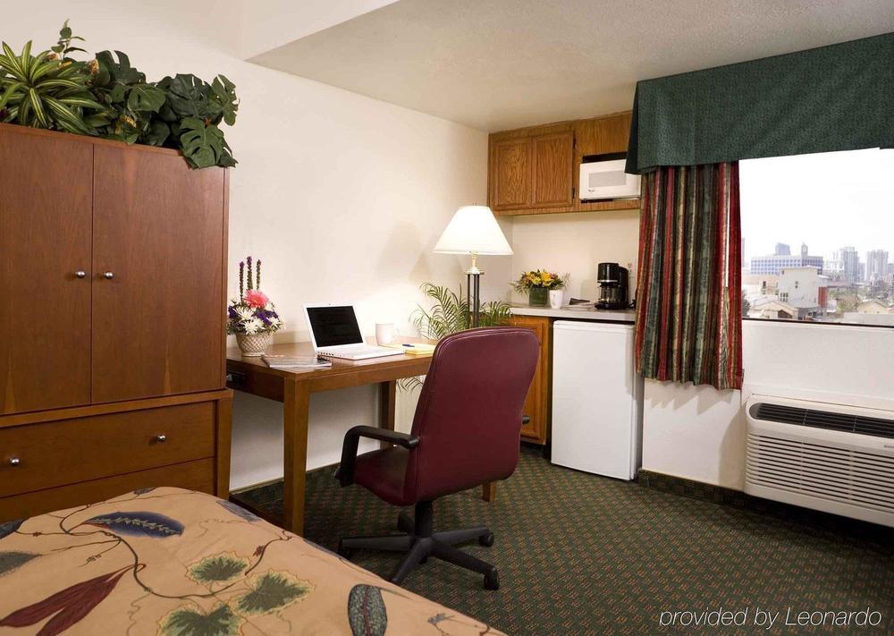 Travelodge By Wyndham San Diego Downtown Convention Center Room photo
